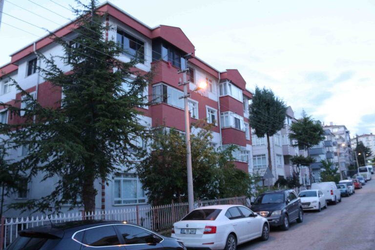 ANDİÇENDE FIRSAT DAİRE! GENİŞ 3+1 PRESTİJLİ KONUM