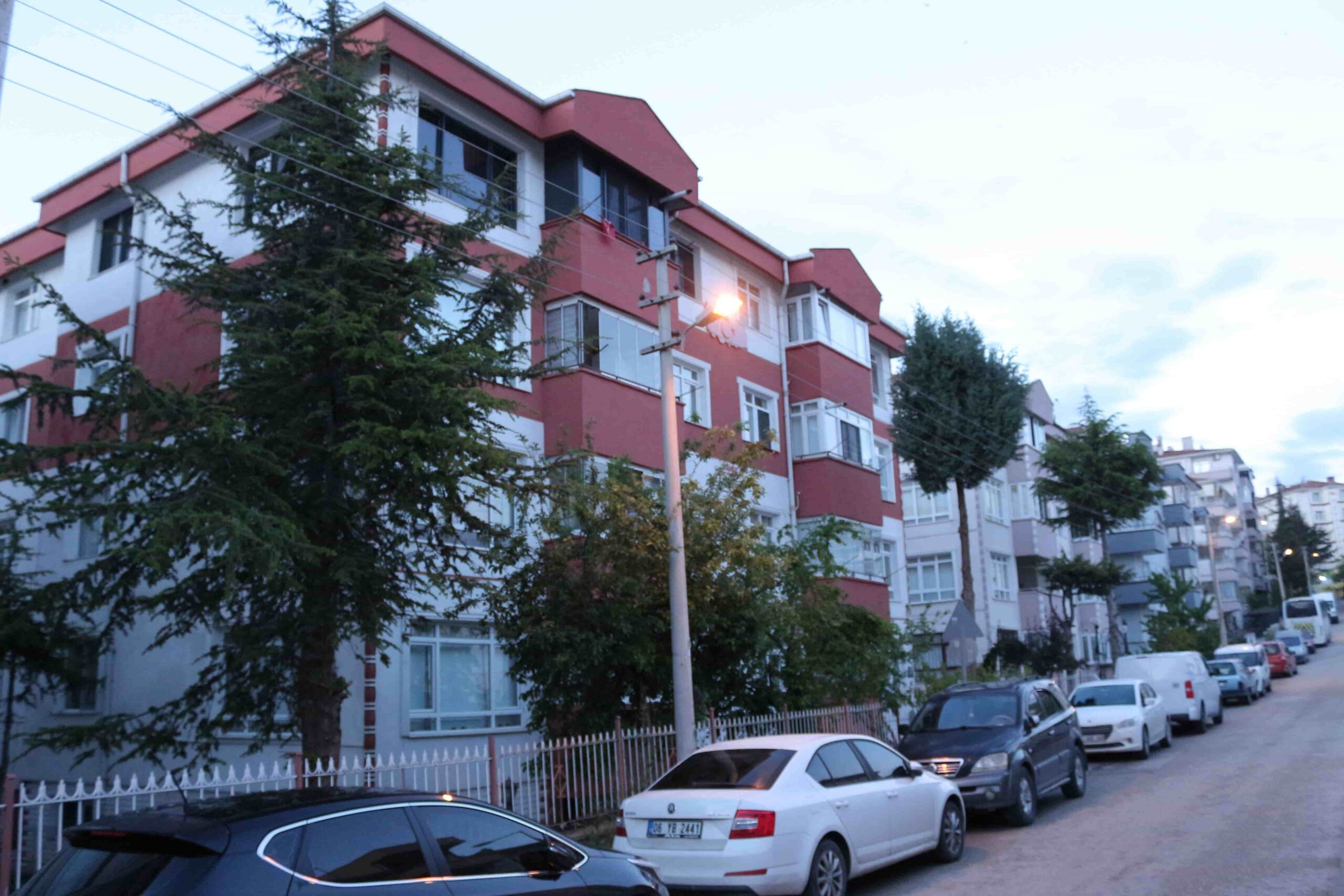 ANDİÇENDE FIRSAT DAİRE! GENİŞ 3+1 PRESTİJLİ KONUM